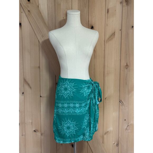 Vici | NWT Boho Kelly Green Short Wrap Skirt | Size Small - Picture 1 of 12